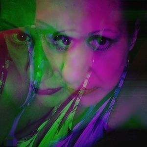 Meet your Posher, Thena